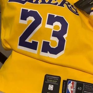 Authentic Nike NBA swingman Jersey-Lebron James 23